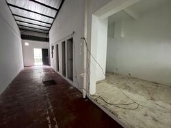 Changi Road (D14), Shop House #556989661